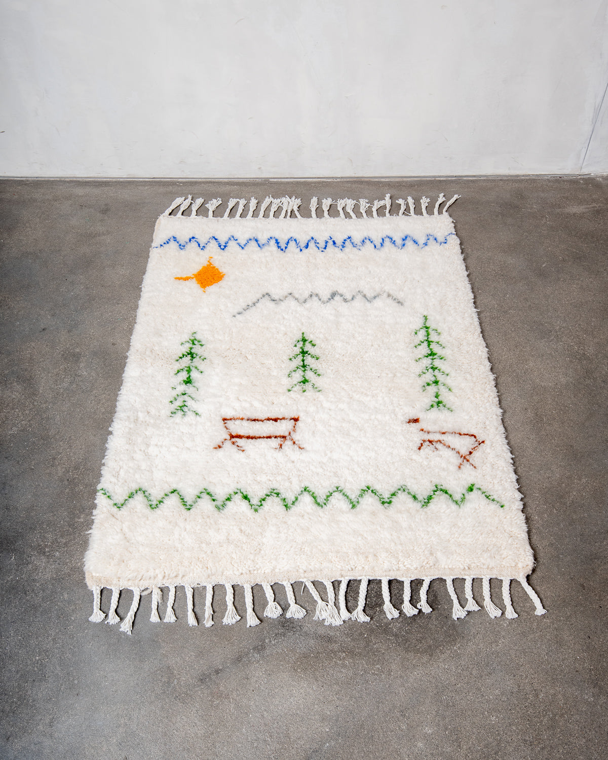 Modern, designer, handcrafted Berber rug from Morocco. Beniourain carpet with minimalist design, natural wool pile and a fluffy texture.